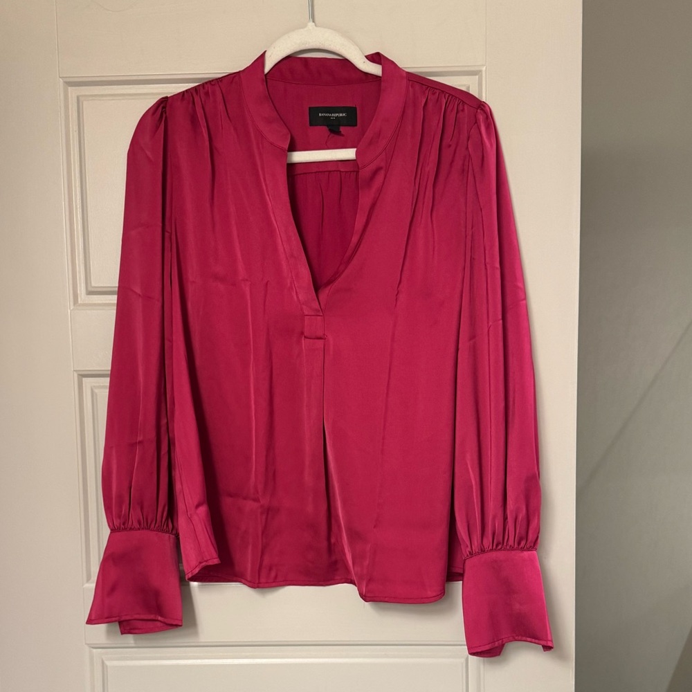 Banana Republic satin fuschia Blouse